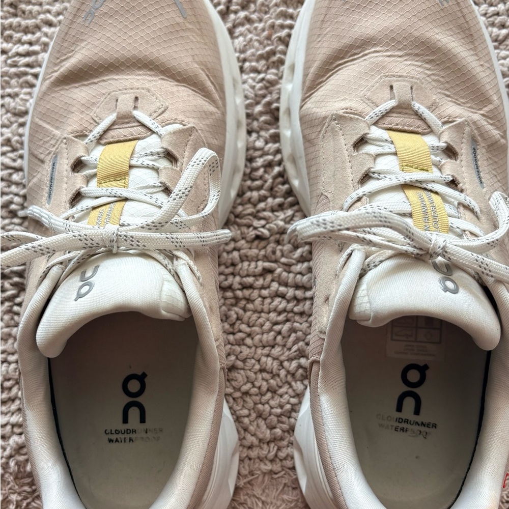 On Running Women’s Cloudtec Lace-Up Sneakers in Beige and Yellow Accents - Picture 2 of 6